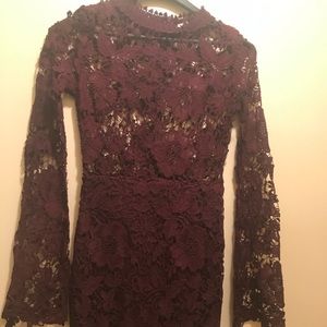 Women’s Lace Fitted Dress